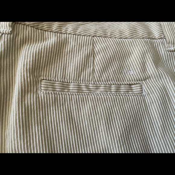 Tommy Hilfiger women’s striped white gray Normcore Bermuda shorts, size 4 spring - Picture 3 of 10